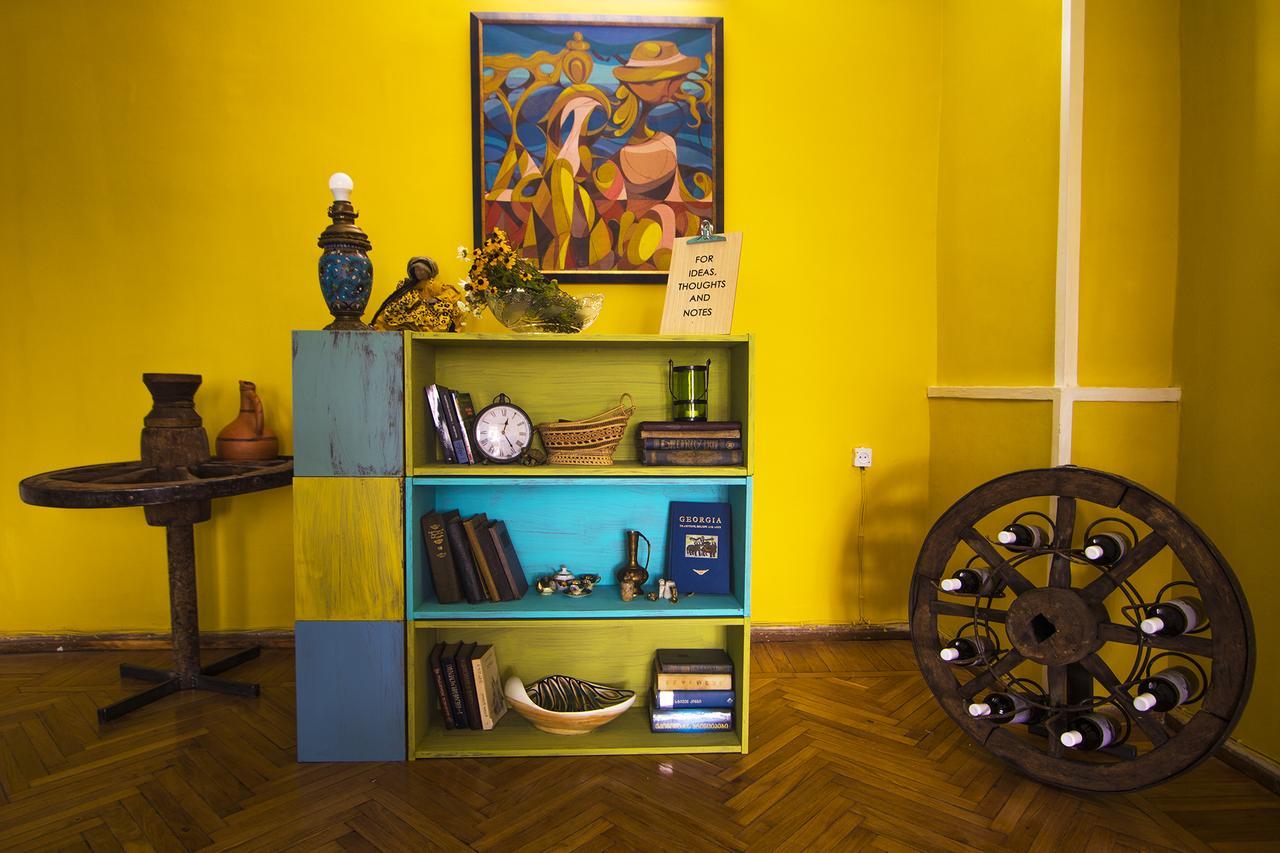 Royz Hostel Tbilisi Buitenkant foto