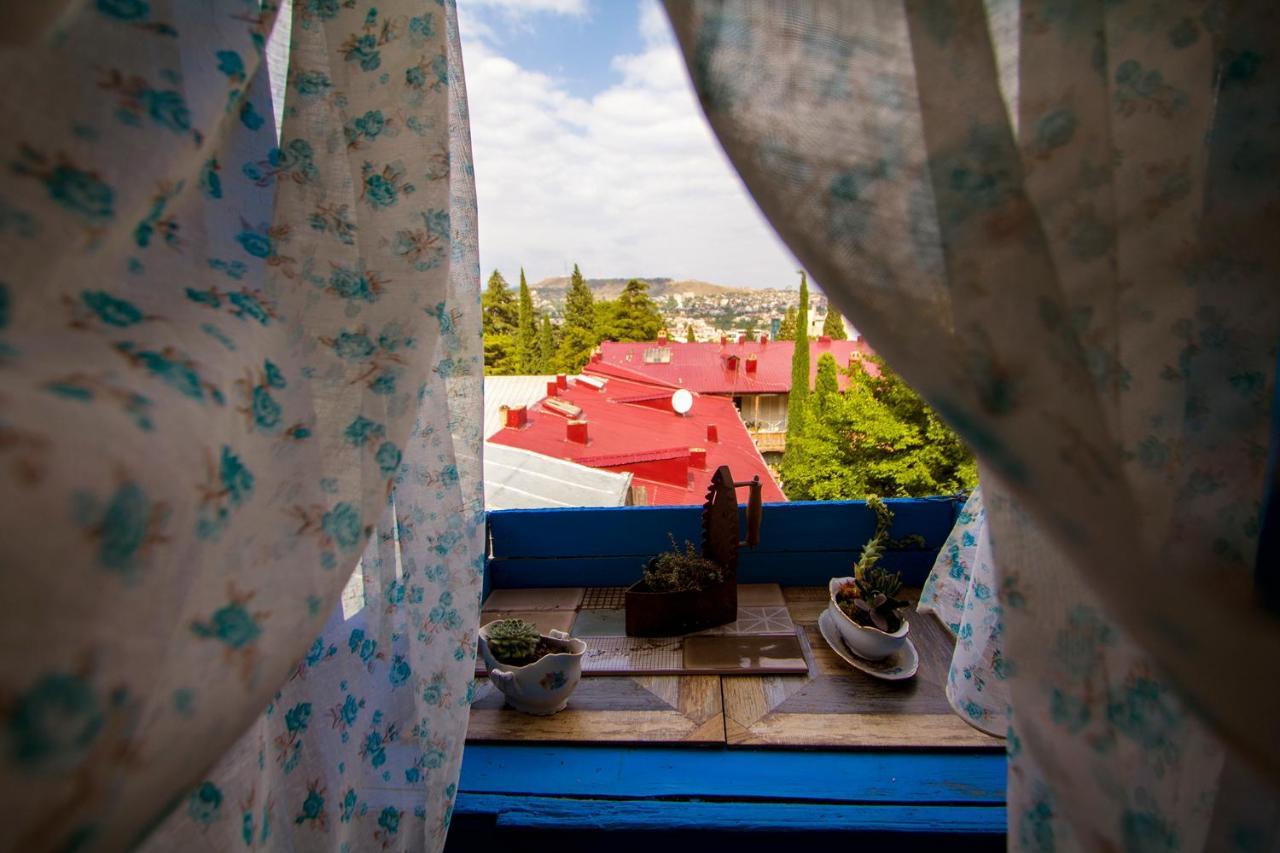 Royz Hostel Tbilisi Buitenkant foto