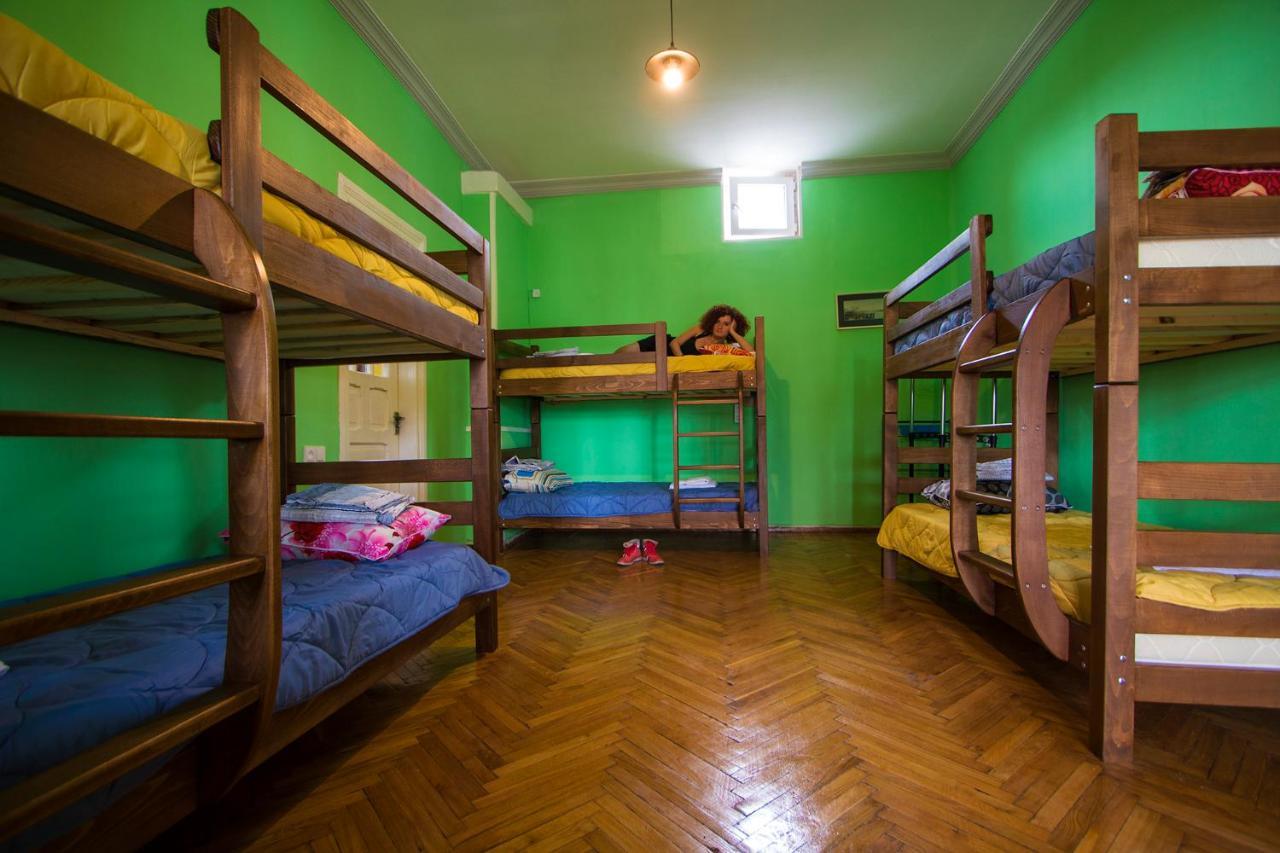 Royz Hostel Tbilisi Buitenkant foto